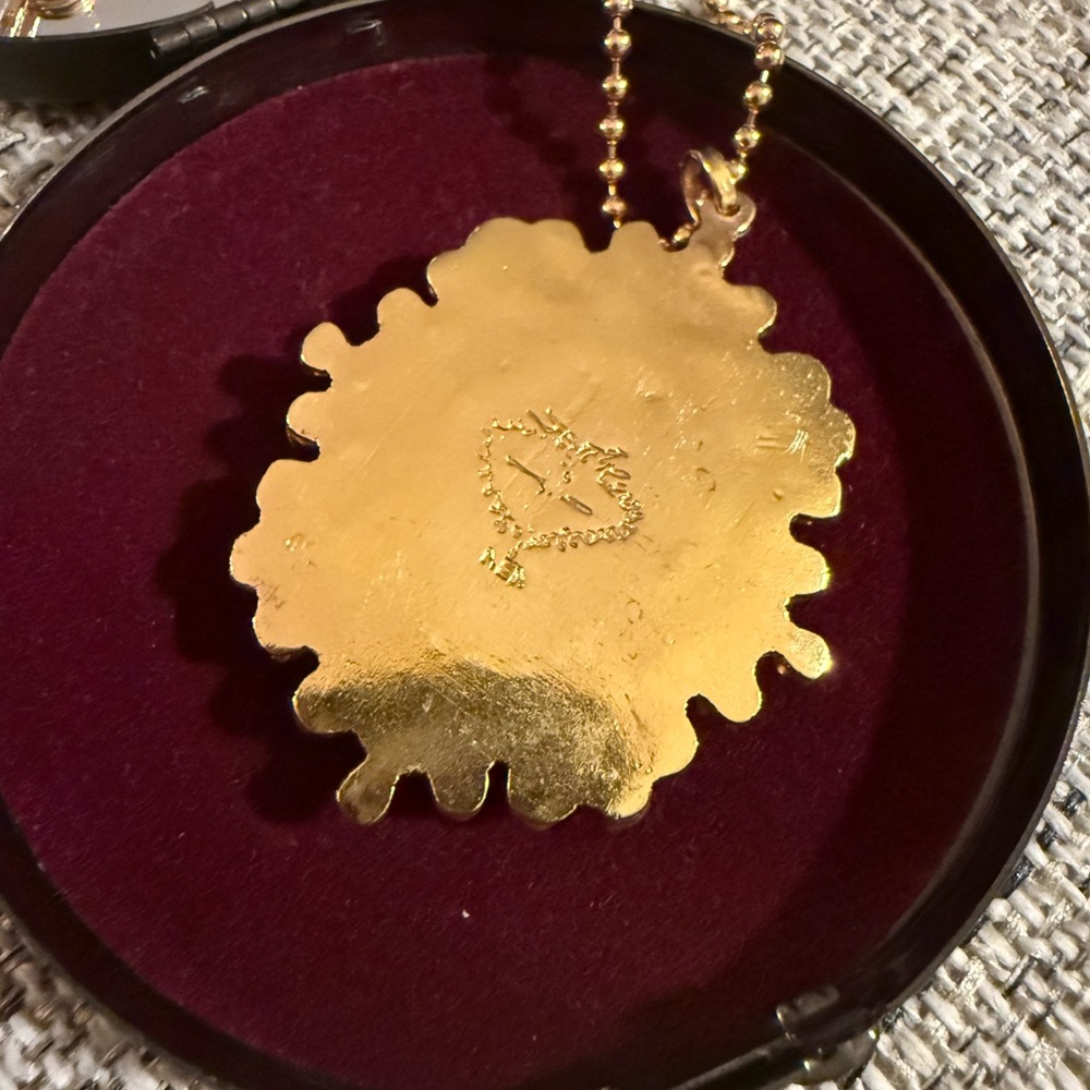 Elegant Rose Gold and Blue VSA Pendant Necklace - Picture 4 of 5